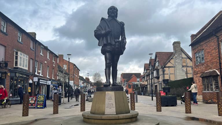 سحر "هامنت" يعيد الحياة لـ"شكسبير"