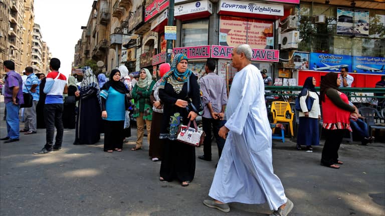 مصر تجمع أموال السوق السوداء.. كل ما تريد أن تعرفه عن "شهادات الاستثمار"