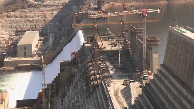 إثيوبيا تفتتح أكبر سد كهرومائي في أفريقيا.. ومصر تراقب التطورات