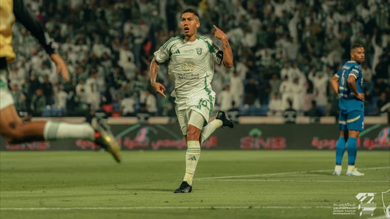 هل يكون فيرمينو "منقذ أرتيتا" في أرسنال؟