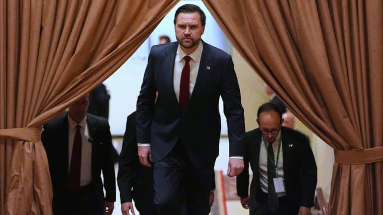 كواليس مفاوضات إسلام آباد.. صراخ وشاي وهواتف ممنوعة