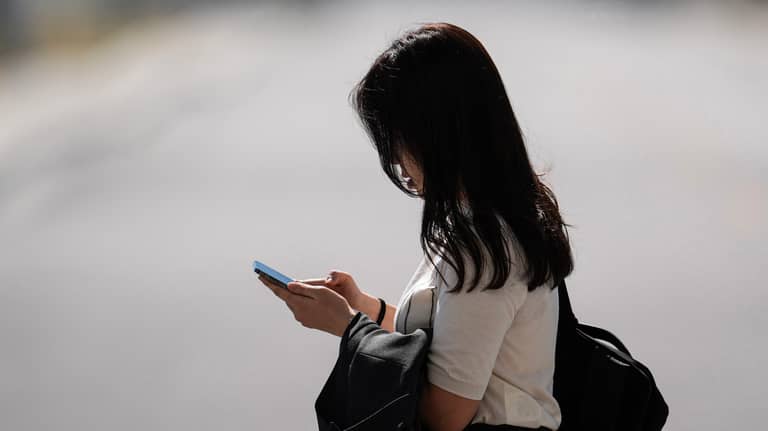 "ميتا" تستخدم بيانات الأوروبيين لتدريب الـAI