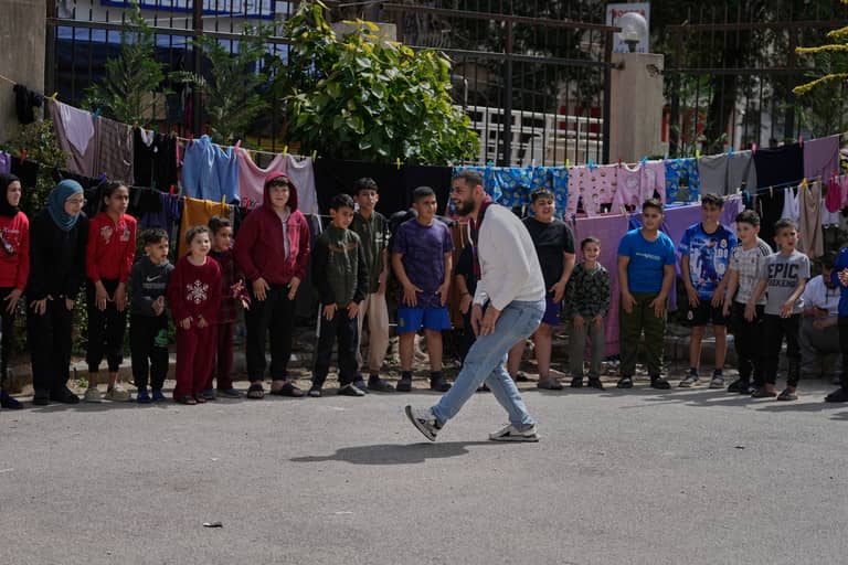 نازحو لبنان واستعدادات العيد.. "نعيش في جحيم ولا نملك شيئا"