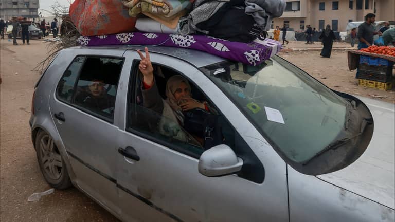 النازحون داخل غزة يهربون "من موت إلى موت"