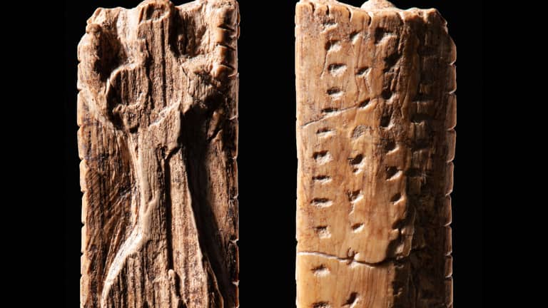 عمرها 40 ألف عام.. اكتشاف رموز أثرية تحمل "جينات" اللغة المسمارية