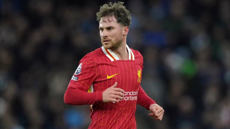 والد مالك أليستر يطمئن ليفربول ويزيد مطامع ريال مدريد