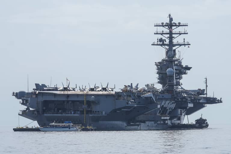 إيران المحاصرة تبدأ جباية هرمز.. وأول الأموال دخلت المركزي