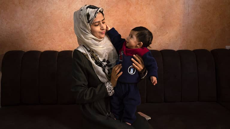 "التلوث والضوضاء" يسببان العقم.. كيف تحمين نفسك وطفلك؟