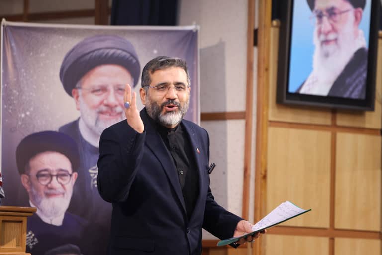 رسالة من أصدقاء "رئيسي" لتزكية مرشحهم لانتخابات إيران