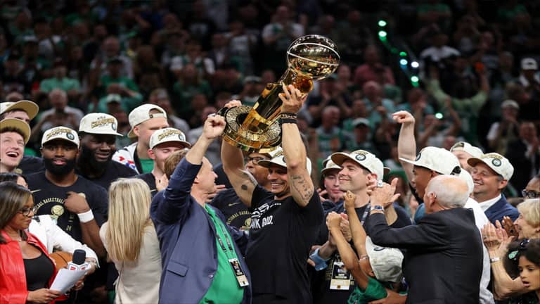 جو مازولا.. غوارديولا الـNBA