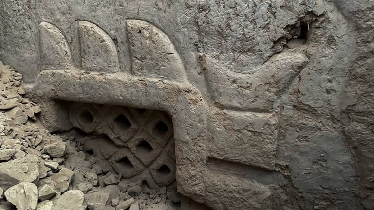 اكتشاف جدارية في البيرو عمرها 3 آلاف عام