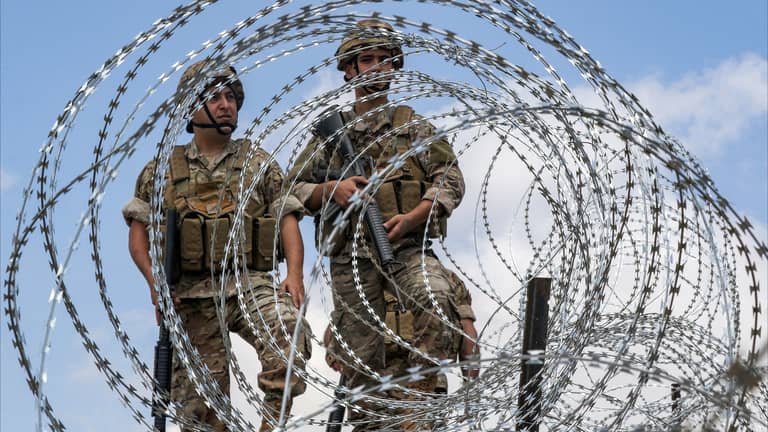 عائلة عسكري في لبنان تتكل على مردود بقرة