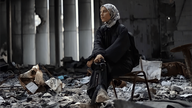 ضع روحك على كفك وامشِ.. "كان" يترقب فيلما قتلت بطلته في غزة