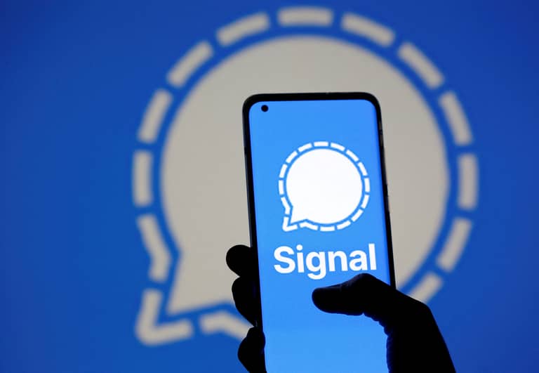 "فضيحة التسريب".. Signal التطبيق الشاهد على "خطط ضرب الحوثي"