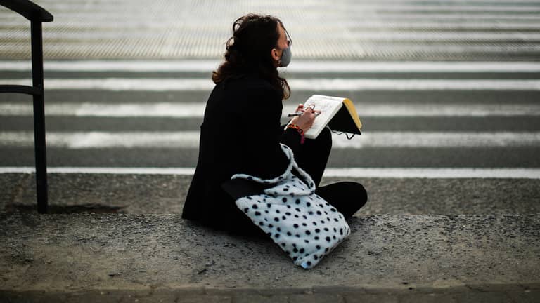 أزمة في معرض كتاب الرباط.. من هو أسامة مسلم؟