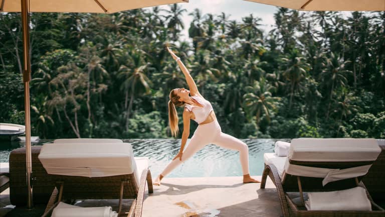 أكثر من 10 فوائد لليوغا