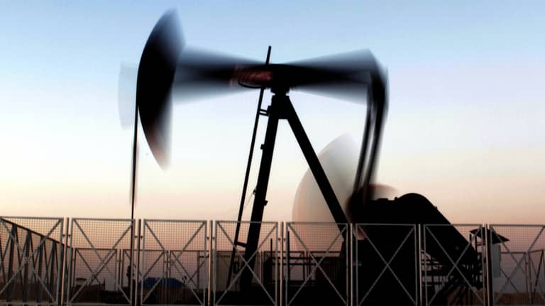 استقرار النفط وسط اضطرابات