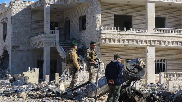 إسرائيل تعتقل 5 لبنانيين