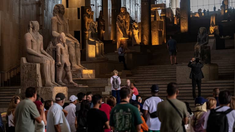 المتحف المصري الكبير.. رمسيس يحتفل و"توت" ينتظر