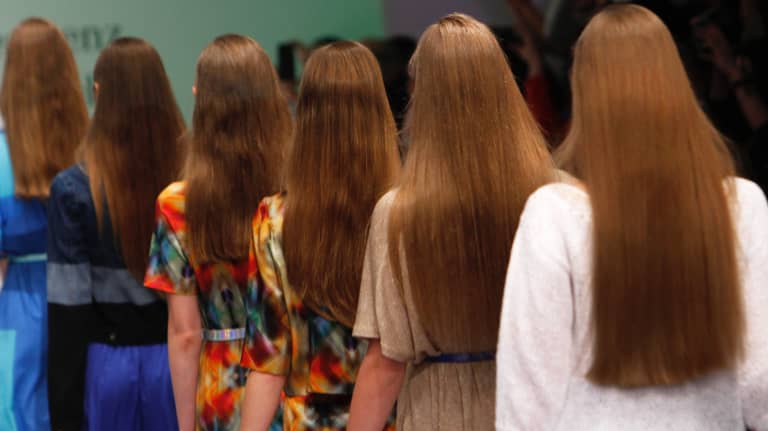 أفضل 10 زيوت لتطويل الشعر