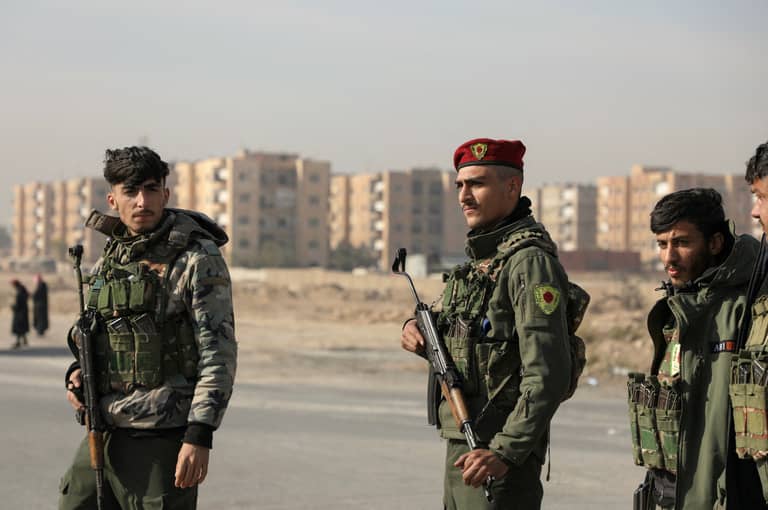 3 قتلى وجريح.. حفل زفاف يتحول معركة في سوريا