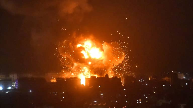 غارات "عنيفة جدا" تضيء ليل ضاحية بيروت