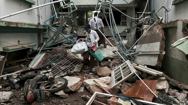 ارتفاع عدد ضحايا زلزال ميانمار إلى أكثر من ألف قتيل
