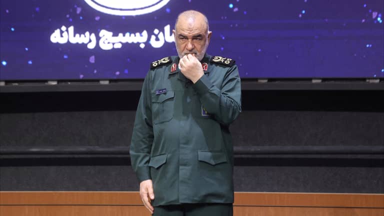 إيران تعد إسرائيل بانتظار طويل