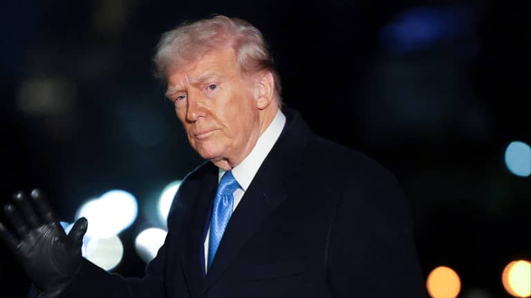 بين الأحلام والكوابيس.. ماذا فعل ترامب في شهره الأول؟