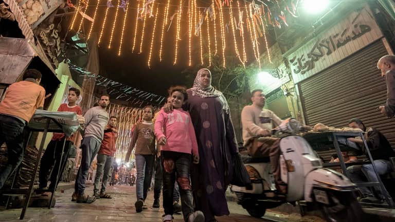 توفير طاقة واضطرابات نوم.. هل يفيد التوقيت الشتوي مصر؟