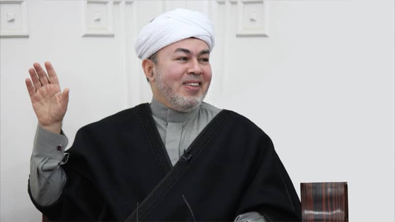 "التيجاني" ينتظر المحاكمة في مصر بتهمة التحرش
