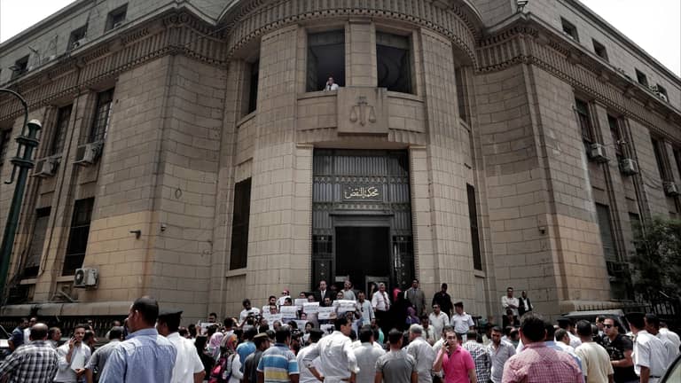 بعضهم بالخارج.. 11 متهما في قضية فتاة العريش