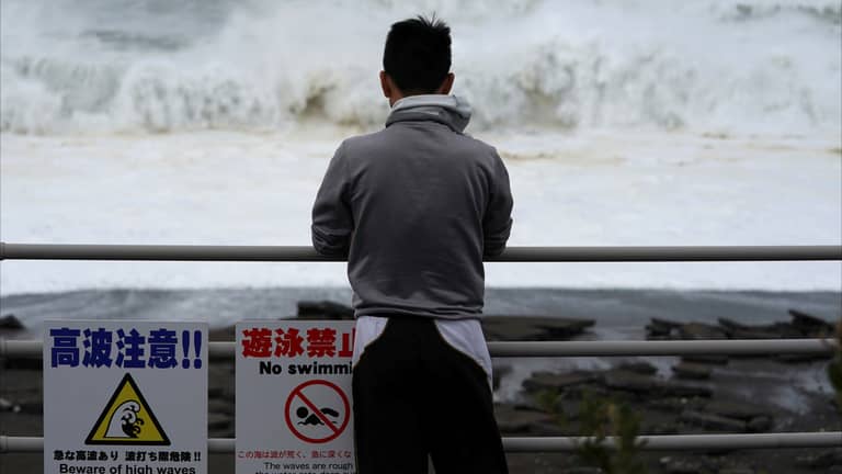 ماذا تعني التسونامي ومتى تحدث؟