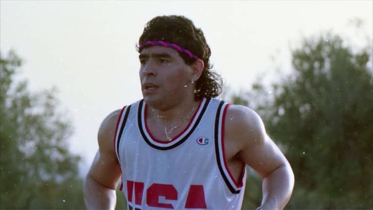 "نصب تذكاري" يحفظ إرث مارادونا