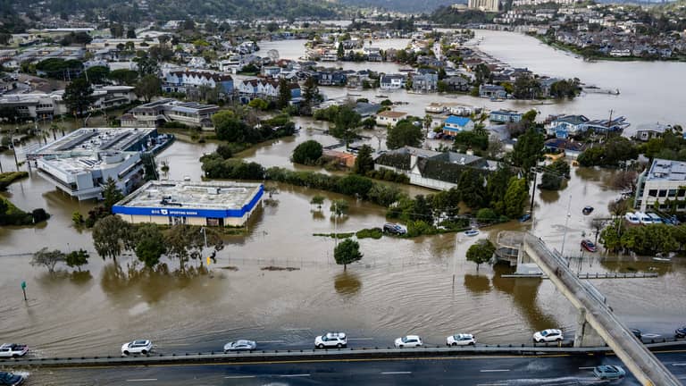 ترامب يفتح خزائن الدعم.. إعلان "كوارث كبرى" في 7 ولايات أميركية