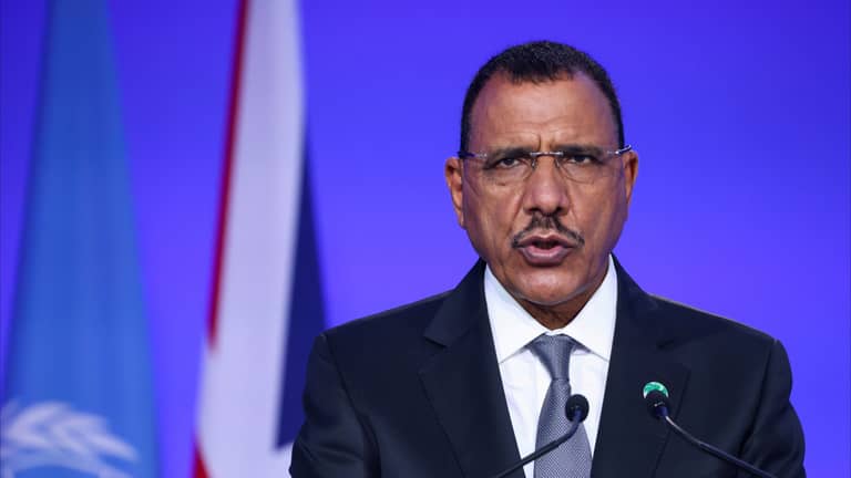 رئيس النيجر "الرهينة" يخاطب العالم من "واشنطن بوست"