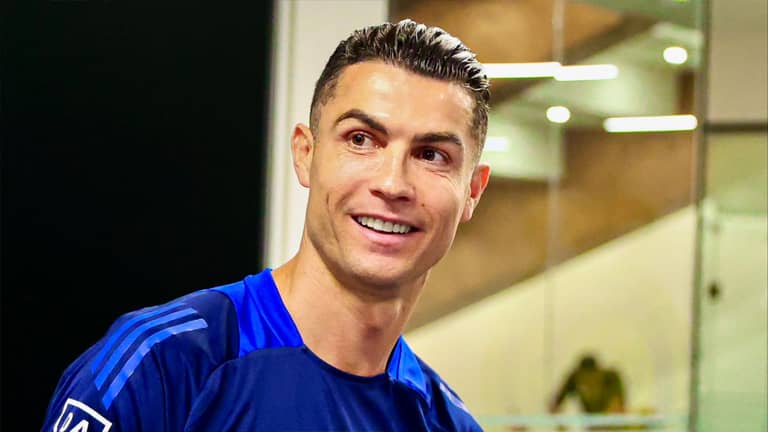 بعد سقوط الهلال.. ناج وحيد من أهداف "كريستيانو روشن"
