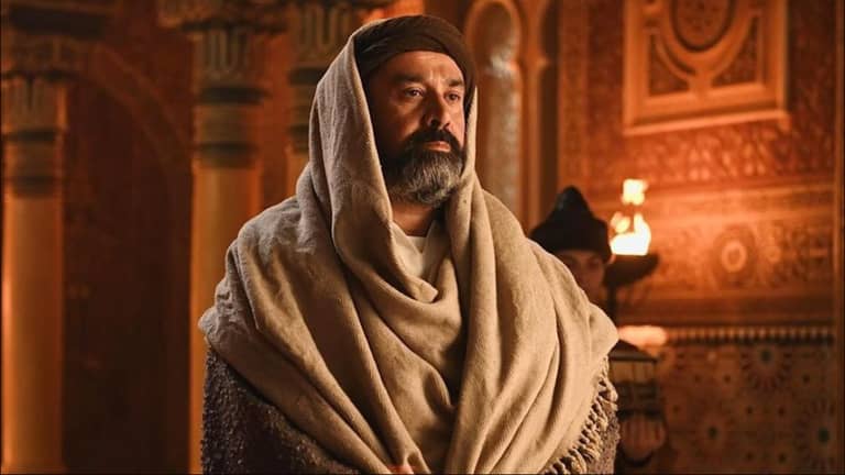"الحشاشين" بالمصرية.. لماذا تثير "اللهجة" أزمة في الدراما؟