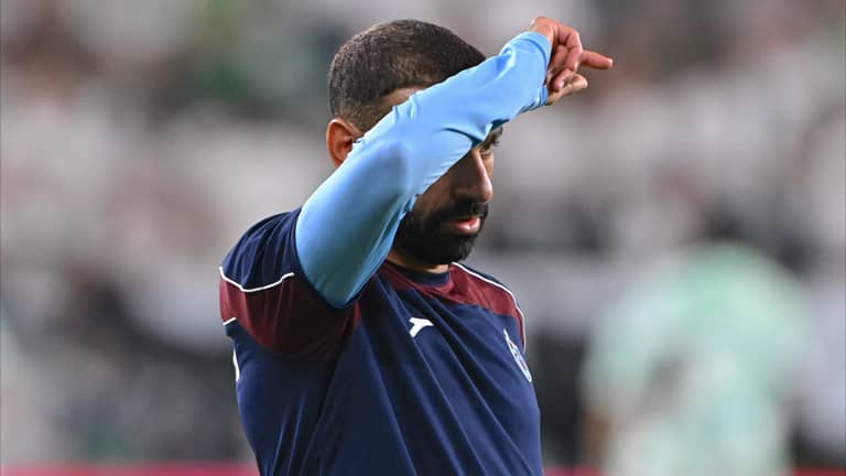صلاح يعاقب في بريطانيا بعد رحيله عن ليفربول