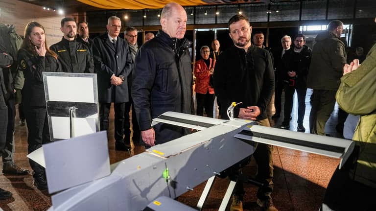 ألمانيا تطلب 100 ألف مسيّرة.. وتدعم أوكرانيا بـ3 مليارات دولار