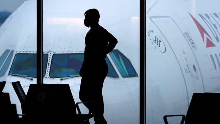 وجبة فاسدة تجبر طائرة أميركية على الهبوط اضطراريا