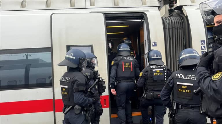 اعتقال 59.. الشرطة الألمانية تحبط حملة شغب فرنسية