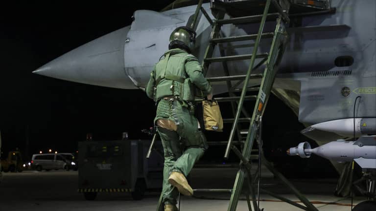 الجيش الأميركي يضرب مجموعة أهداف حوثية