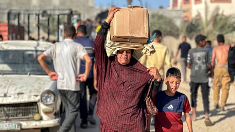 اقتحام وخوف.. اليوم الأول من تنفيذ آلية "مساعدات غزة" الجديدة