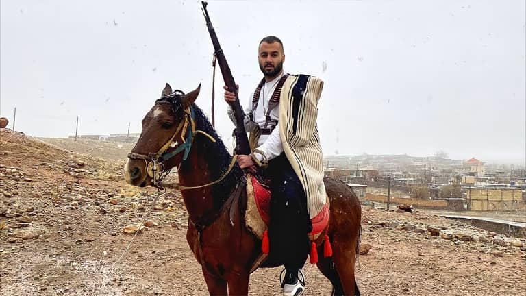 القضاء الإيراني يؤكد حكم إعدام مغني الراب