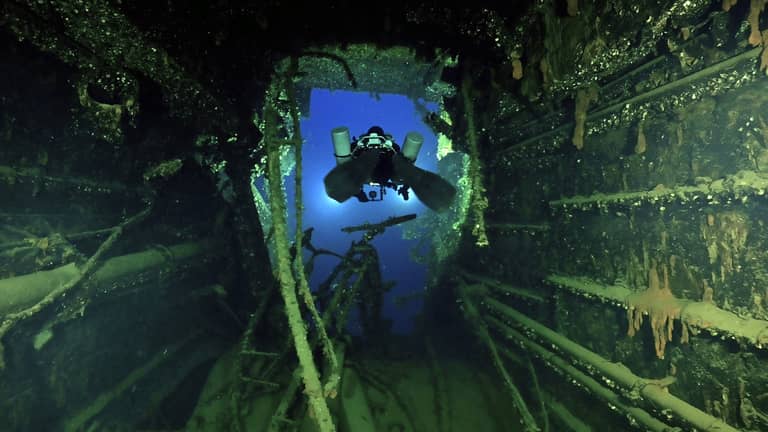 "توأم تيتانيك" تُفصح عن كنوز جديدة