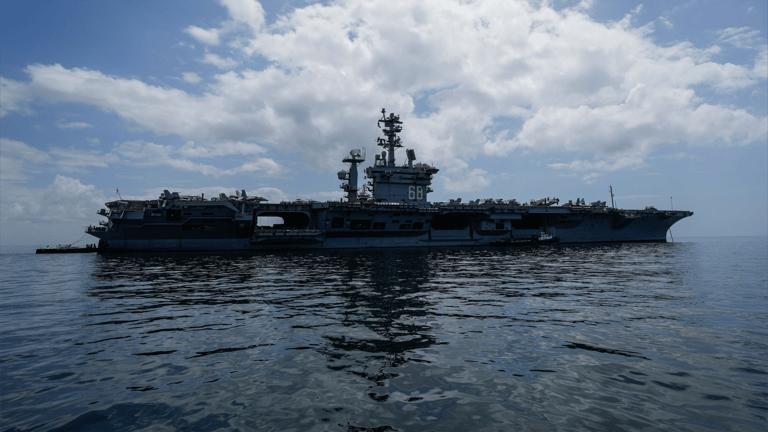 ضربات خاطفة وهرمز.. ما خيارات ترامب ضد إيران؟