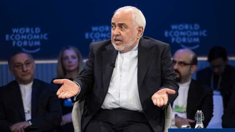 ظريف في دافوس.. غير ظريف في طهران؟