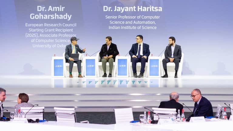 علماء نوبل يطمئنون البشر: الذكاء الاصطناعي لن يستبدلنا