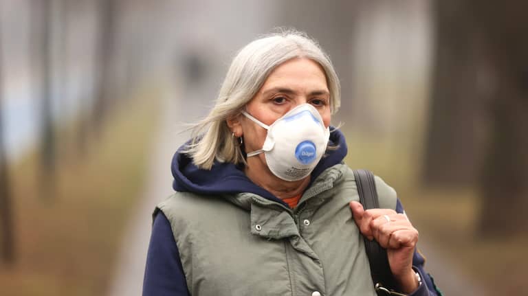 تلوث الهواء يهدد "عظام النساء".. ما الحل؟